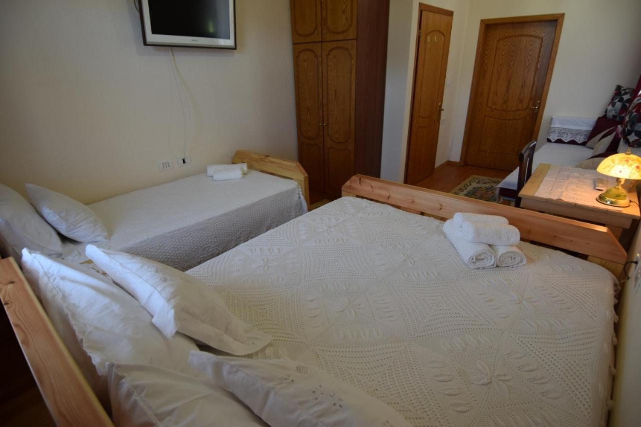Hotel Brahimi Gjirokastër Eksteriør bilde